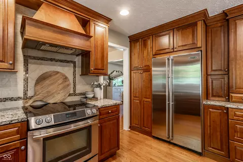 Kitchen - 3644 E Carmel Dr, Carmel, IN 46033 photo 2 of 4