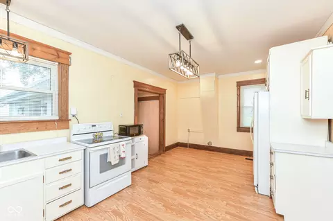 Kitchen - 669 E 350 N, Windfall, IN 46076 photo 4 of 6