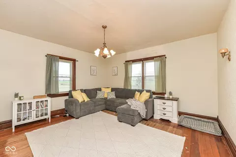 Living - 669 E 350 N, Windfall, IN 46076 photo 1 of 2
