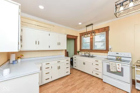 Kitchen - 669 E 350 N, Windfall, IN 46076 photo 1 of 6