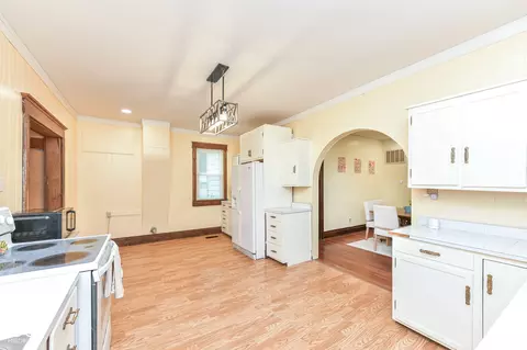 Kitchen - 669 E 350 N, Windfall, IN 46076 photo 5 of 6