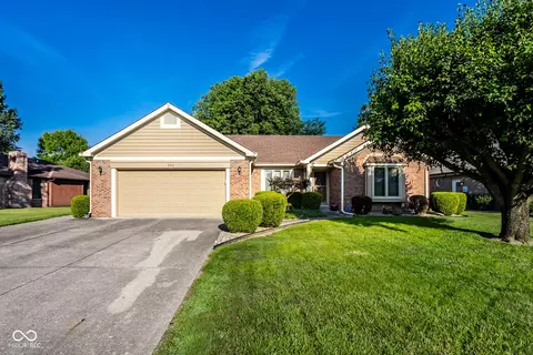 592 Heckman Dr, Greenwood, IN 46142