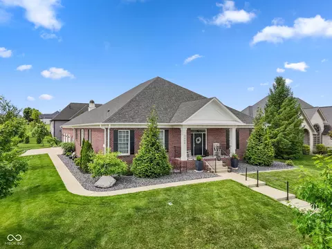 2888 Cromwell Ct, Greenwood, IN 46143