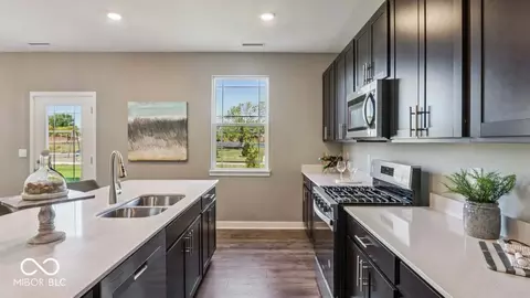Kitchen - 5765 Chadwick Dr, Pendleton, IN 46064 photo 2 of 4