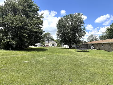 66 SW Santee Dr, Greensburg, IN 47240