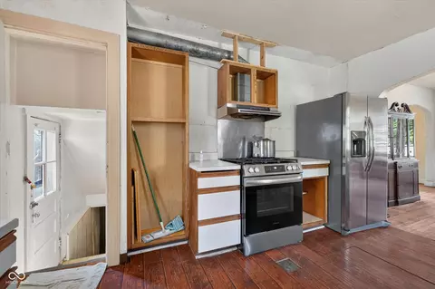 Kitchen - 336 E 60th St, Indianapolis, IN 46220 photo 4 of 5