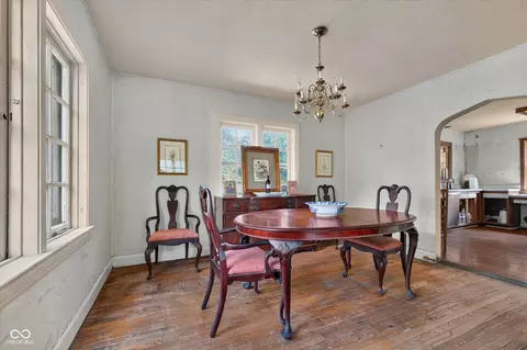 Dining - 336 E 60th St, Indianapolis, IN 46220 photo 1 of 3