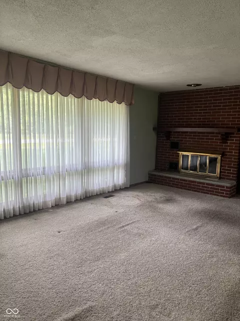 Living - 1018 S 875 E, Dunkirk, IN 47336 photo 2 of 2