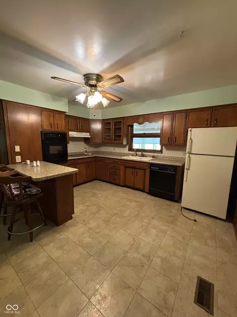 Kitchen - 1018 S 875 E, Dunkirk, IN 47336 photo 1 of 2
