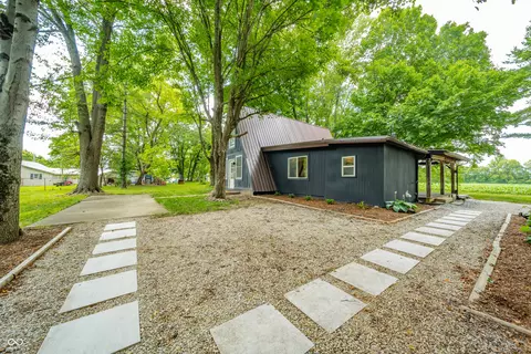 Exterior - 7042 E 1000 N, Pendleton, IN 46064 photo 6 of 13