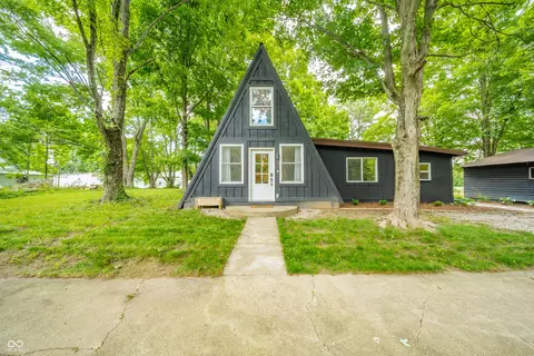 Exterior - 7042 E 1000 N, Pendleton, IN 46064 photo 3 of 13
