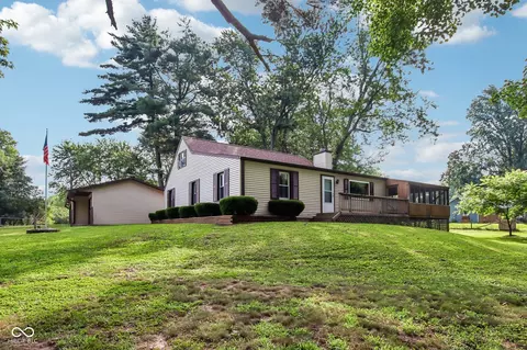 8645 Highland Rd, Martinsville, IN 46151