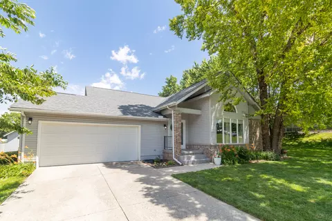 2416 E Hickory Blvd, Greenfield, IN 46140