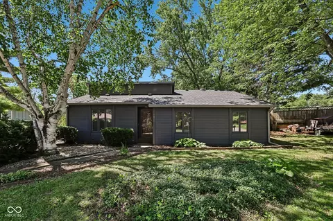 4037 Hillendale Dr, Greenwood, IN 46142