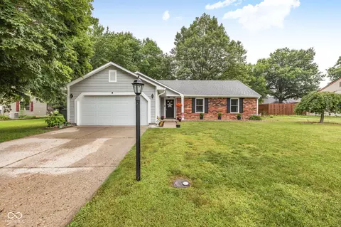 1043 Briarwood Dr, Brownsburg, IN 46112