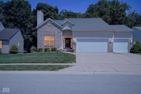 10504 Aspen Dr, Fishers, IN 46037