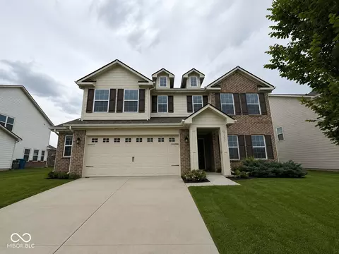 9725 Pica Dr, Fishers, IN 46040