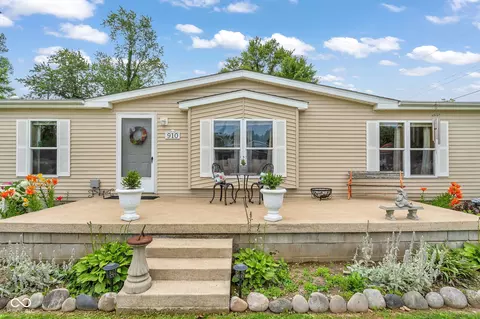 910 E Washington St, Knightsville, IN 47857