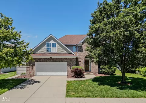 4420 Princeton Park Dr, Columbus, IN 47201