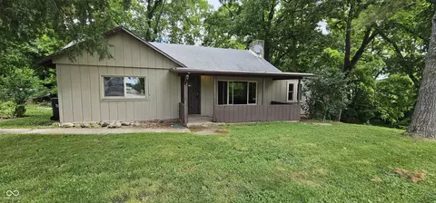 6 E Pearl St, North Salem, IN 46165