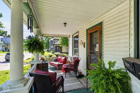 Exterior - 147 E King St, Franklin, IN 46131 photo 5 of 11