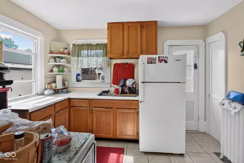 Kitchen - 147 E King St, Franklin, IN 46131 photo 1 of 6