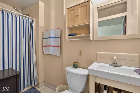 Bath - 147 E King St, Franklin, IN 46131 photo 3 of 3
