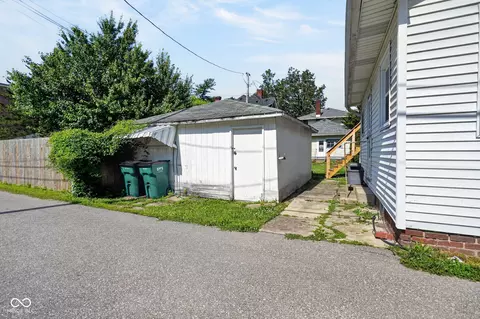 Exterior - 147 E King St, Franklin, IN 46131 photo 9 of 11