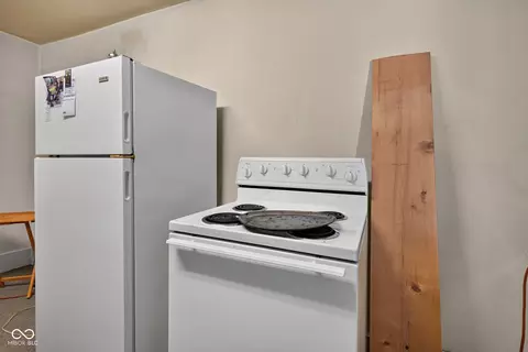 Kitchen - 147 E King St, Franklin, IN 46131 photo 5 of 6