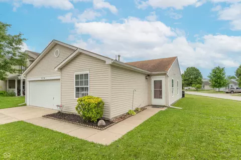 9235 Bakers Corner Dr, Camby, IN 46113