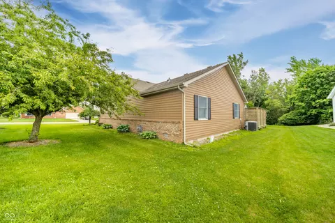 Exterior - 621 Buck Ln, Pendleton, IN 46064 photo 10 of 11