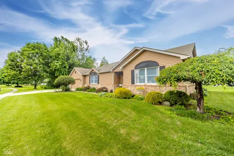 Exterior - 621 Buck Ln, Pendleton, IN 46064 photo 2 of 11