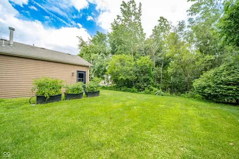 Exterior - 621 Buck Ln, Pendleton, IN 46064 photo 8 of 11