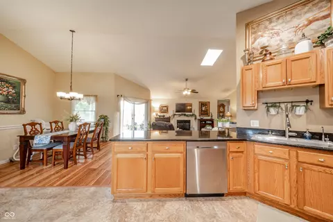 Kitchen - 621 Buck Ln, Pendleton, IN 46064 photo 4 of 4