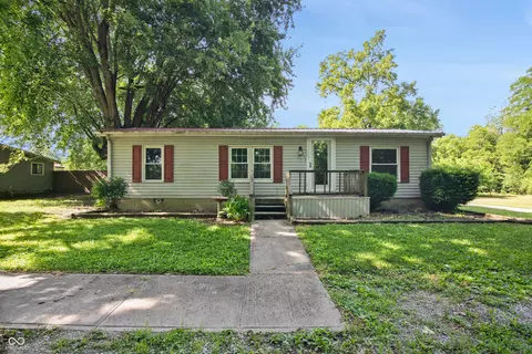 111 W Henley St, Carthage, IN 46115