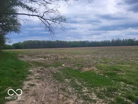 8000 E Co Rd 300 Rd S, Seymour, IN 47274