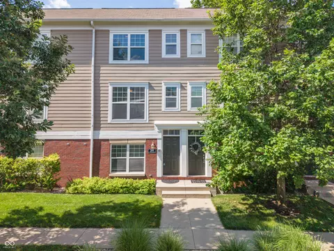 269 1st St NW, Carmel, IN 46032