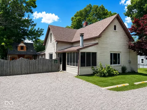 8724 Shelby St, Indianapolis, IN 46227
