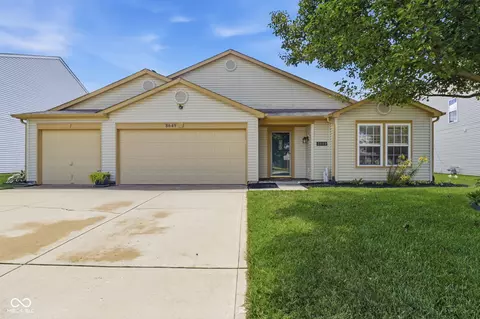 8649 Liberty Mills Dr, Camby, IN 46113
