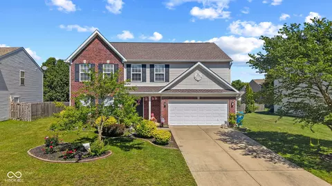 2289 S Moeller Cir, New Palestine, IN 46163