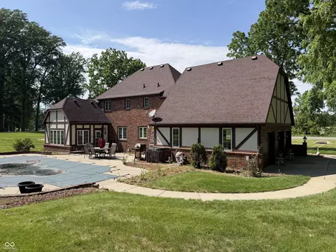 Exterior - 231 E Us Highway 36, Pendleton, IN 46064 photo 5 of 23