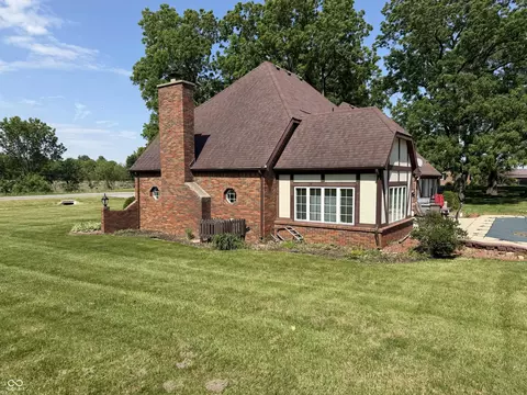Exterior - 231 E Us Highway 36, Pendleton, IN 46064 photo 3 of 23