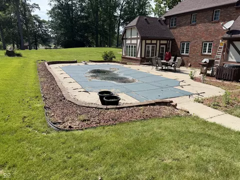 Exterior - 231 E Us Highway 36, Pendleton, IN 46064 photo 6 of 23