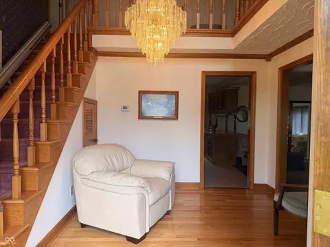 Entry Way - 231 E Us Highway 36, Pendleton, IN 46064 photo 2 of 3