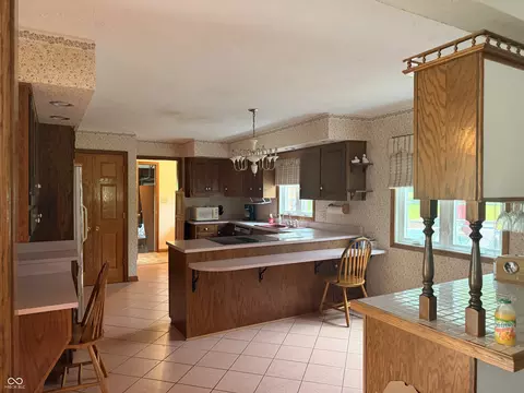 Kitchen - 231 E Us Highway 36, Pendleton, IN 46064 photo 3 of 4