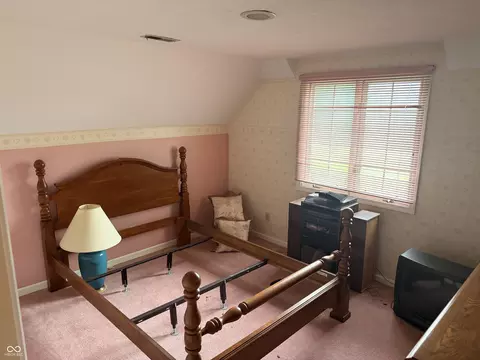 Bedroom - 231 E Us Highway 36, Pendleton, IN 46064 photo 9 of 9