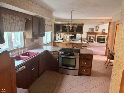 Kitchen - 231 E Us Highway 36, Pendleton, IN 46064 photo 2 of 4