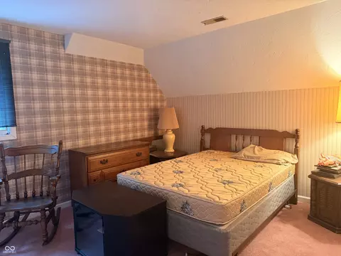 Bedroom - 231 E Us Highway 36, Pendleton, IN 46064 photo 6 of 9