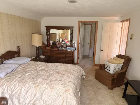 Bedroom - 231 E Us Highway 36, Pendleton, IN 46064 photo 3 of 9