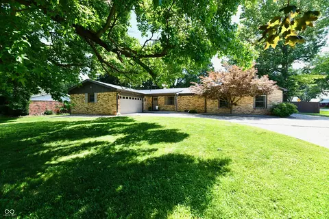2999 Woodside Dr, Plainfield, IN 46168
